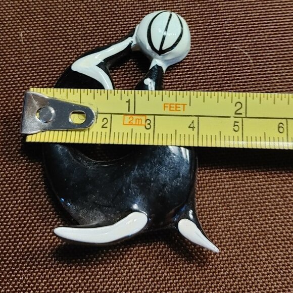 Vintage Black Cream Seal Ball Balancing Act Brooch/Pin - Picture 4 of 4